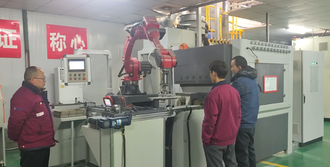 河北喷砂机在模具清理中的专业应用